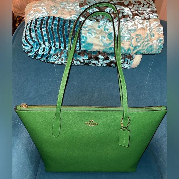 🆕 Coach Pebble Leather Zip Top Tote NWT - Picture 2 of 11